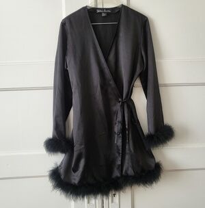 Susan Lucci Black Satin Wrap Robe With Feather Trim Size Medium